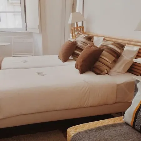 Charm Discovery Braul * Lizbona