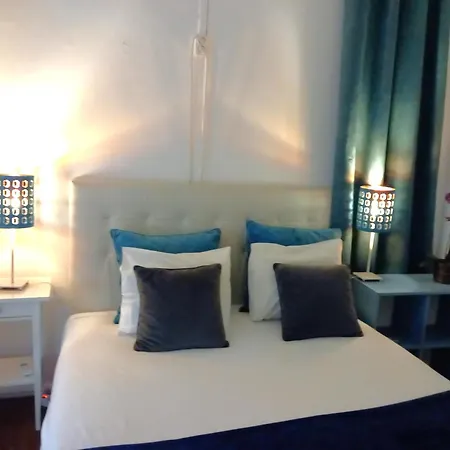 Charm Discovery Braul * Lisboa